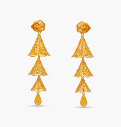 The Slightly Swaying Earring